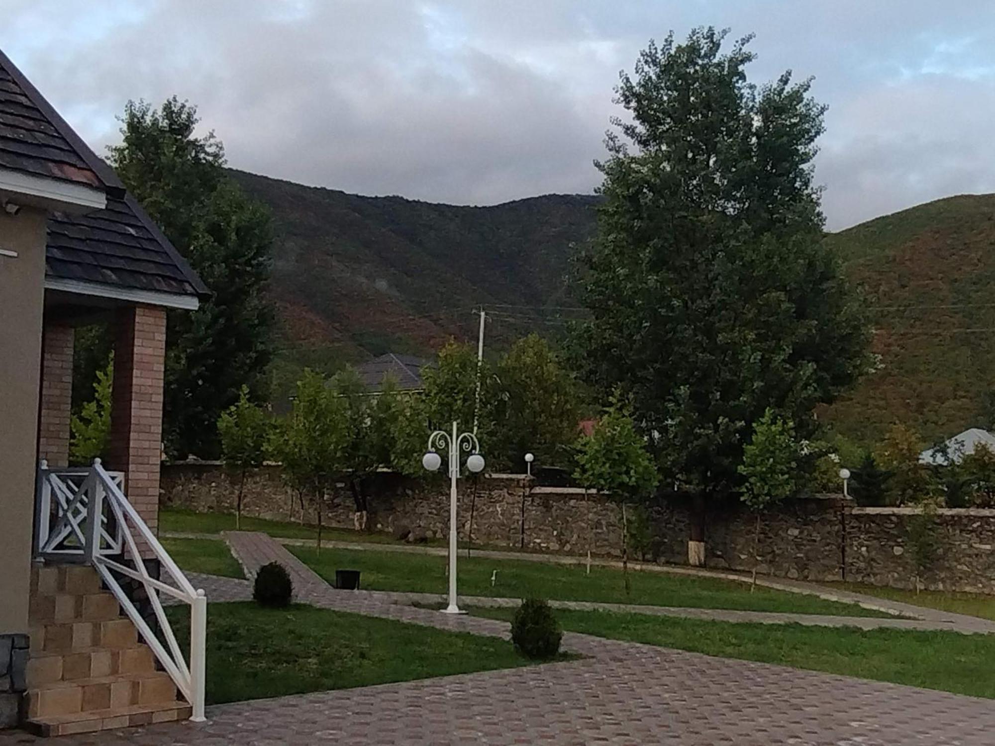 Tulpan Hotel Sheki Exterior photo